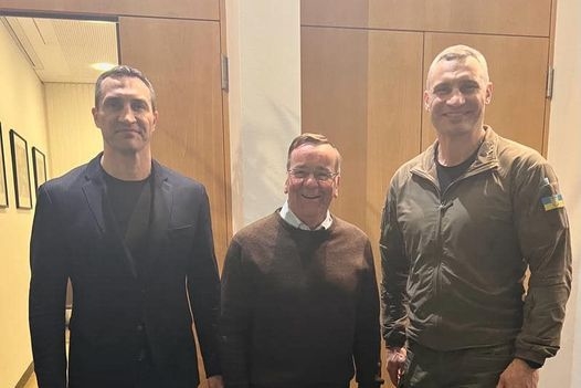 Кличко зустрівся з міністром оборони ФРН Пісторіусом: «Буде і озброєння, й економічна допомога»