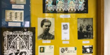 У Тернополі відкрили виставку фалеристики й порцеляни на честь Лесі Українки