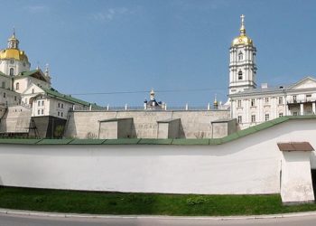 Митрополит Тернопільський і Кременецький Нестор розповів кому має належати Почаївська лавра