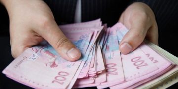 “Рука допомоги”: жителі Тернопільщини можуть отримати 100 тис. на відкриття своєї справи