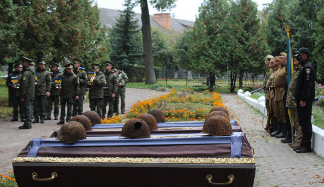 У Тернополі прийняли рішення ексгумувати тіла загиблих військових