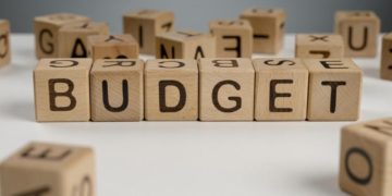 Громада на Тернопільщині виділила мільйони на зарплати голові і депутатам, але відмовляється допомагати військовим