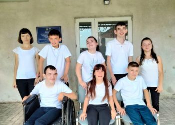 На Тернопільщині мер міста виселяє школу-інтернат з будівлі, яку люди відремонтували своїм коштом