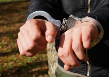 На Тернопільщині чоловік під час сварки розламав череп своєму сусідові