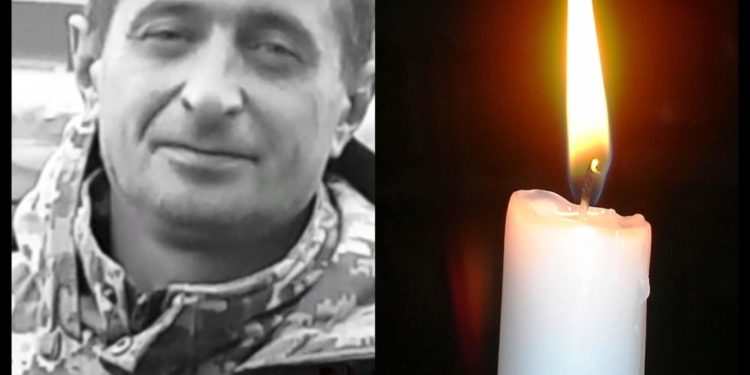 “Вce бiльшe гopя нa нaшiй зeмлi, вce бiльшe бiди i cлiз”, – на фрoнтi загинув вiйськoвий з Тeрнопільщини Іван Мороз