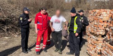 У Тернополі патрульні допомогли чоловікові з Аргентини, який потребував медичної допомоги