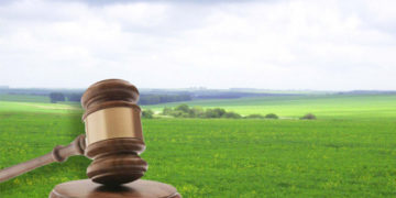 Суд Тернопільщини конфіскував землю в громадянина росії