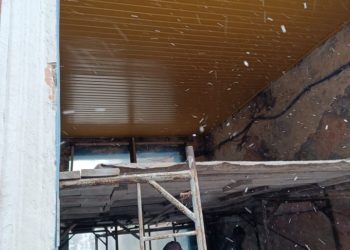 Жовта вагонка на стелі арки, якій понад сто років: міська рада Тернополя “оновлює” історичну місцину