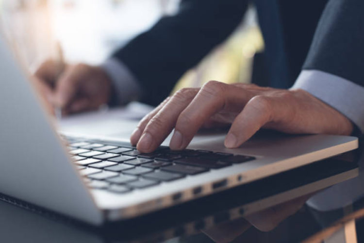 Тернополянка заповнила анкету в мережі та втратила 7 тисяч гривень