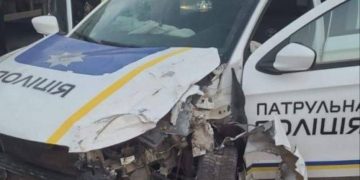 На Тернопільщині автівка патрульної поліції “врізалася” у вантажівку: хто став винуватцем ДТП?