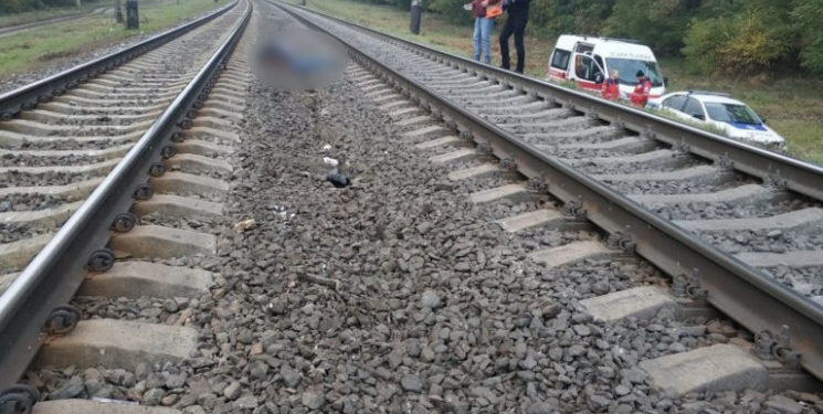 На Тернопільщині вантажний потяг травмував людину: жінка потрапила до лікарні з переломами та ушкодженнями