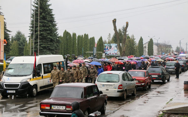На Тернопільщині попрощалися відразу з двома захисниками України