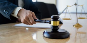 Жорстоке вбивство на Тернопільщині: чоловік катував дружину розпеченою праскою, а тоді задушив