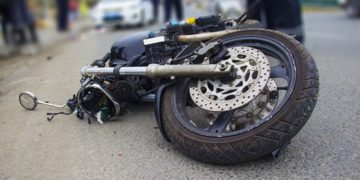 На Тернопільщині 16-річний мотоцикліст не впорався з керуванням та врізався в іномарку