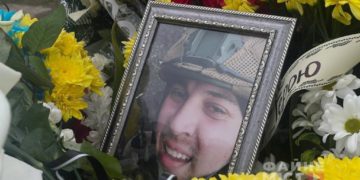 Під Бахмутом обірвалося ще одне життя: в Тернополі попрощалися з Героєм Валерієм Гиндою