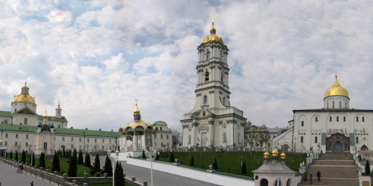 На Тернопільщині почався процес повернення Почаївської лаври державі