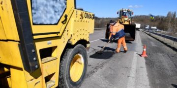 На Тернопільщині почали ремонтувати найзавантаженіші автошляхи області