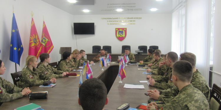 У Тернопільському коледжі розпочався “Тиждень лідерства для сержантів”