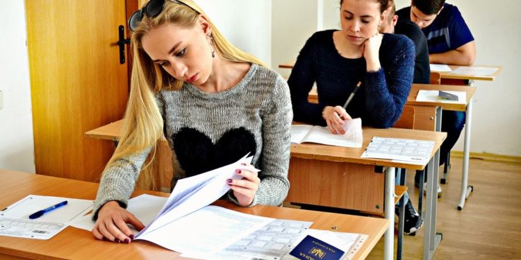 Відсьогодні тернополяни можуть зареєструватися на НМТ: які документи потрібно подавати?