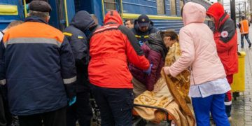 До Тернополя прибув потяг з евакуйованими людьми із Покровська