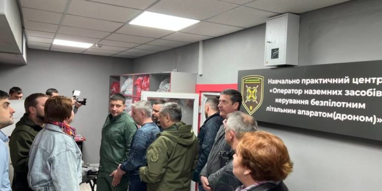 У військовому коледжі на Тернопільщині вчитимуть керувати безпілотниками