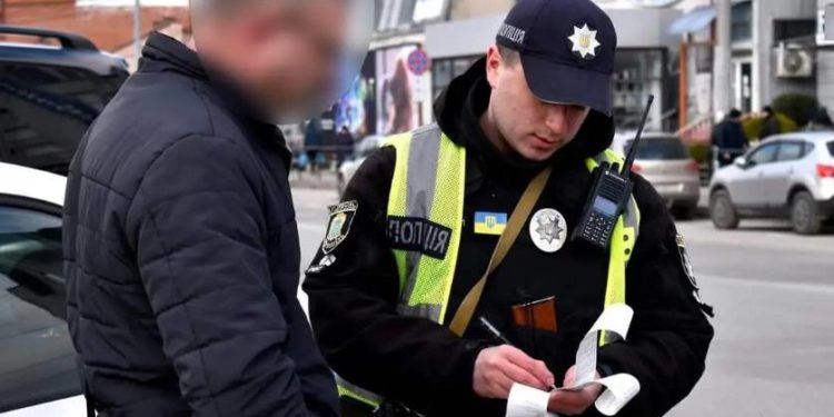 Поліцейські Тернополя “взялися” за пішоходів: порушники ПДР масово отримують штрафи