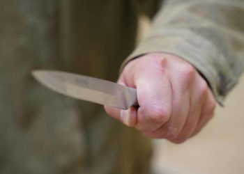 Вдарив ножем в грудну клітку: на Тернопільщині судитимуть чоловіка, який хотів вбити сусіда