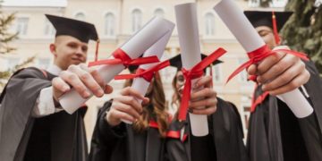 Університети Тернополя “загубилися” в рейтингу кращих вишів України 2023 року