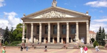 В центрі Тернополя дитина зламала пенсіонерці стегно