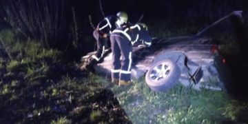 Поблизу Тернополя легковик “злетів” з дороги, троє людей доправили в лікарню