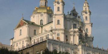 Чи піде на виселення Почаївська лавра вслід за Києво-Печерською
