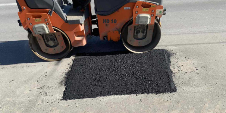 Відзавтра у Тернополі розпочинають ямковий ремонт, водіям потрібно буде ретельніше обирати маршрут