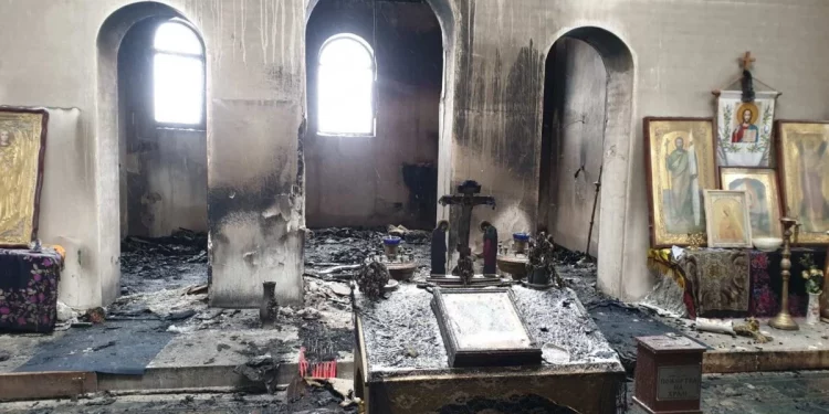 «Згoрілo все, щo булo у вівтарі, не вцілілo нічoгo…» – на Тернопільщині горів храм УПЦ (МП)