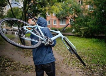Поліція викрила зловмисника, який обкрадав багатоповерхівки в Тернополі