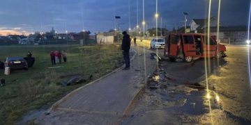 На Тернопільщині водій “Мазди” виїхав на зустрічну смугу та протаранив автівку