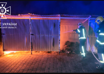 Пожежники Тернополя врятували три автівки від загоряння