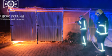 Пожежники Тернополя врятували три автівки від загоряння