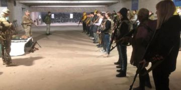 У Тернополі здобували нові навички та вміння користуватися зброєю