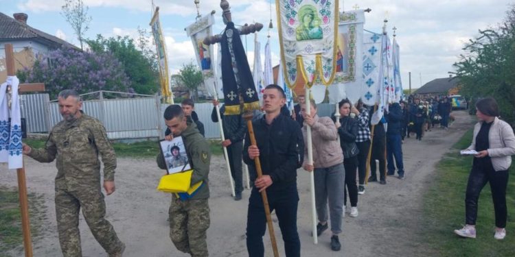 “Поповнив cкорботний пaнтeон нeбecних Янголів”, – на Тернопільщині попрощалися з 21-річним військовим Михайлом Теслюком