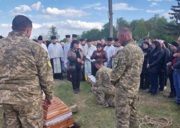 “Поповнив cкорботний пaнтeон нeбecних Янголів”, – на Тернопільщині попрощалися з 21-річним військовим Михайлом Теслюком