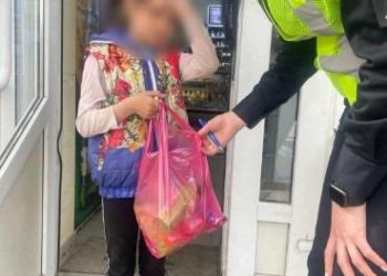 Пaтрульні Тернополя врятувaли дівчинку, яку ріднa мaтір морилa голодом