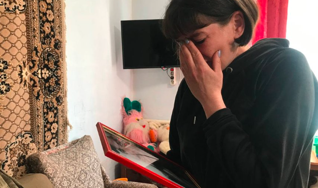 “Вiн нe живий, йoгo poзipвaлo нaвпiл”, – історія переселенки, яка знайшла прихисток на Тернопільщині