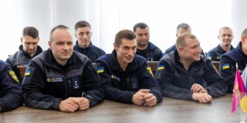 На базі Тернопільського коледжу перша група рятувальників завершила короткострокові курси по керуванню дронами