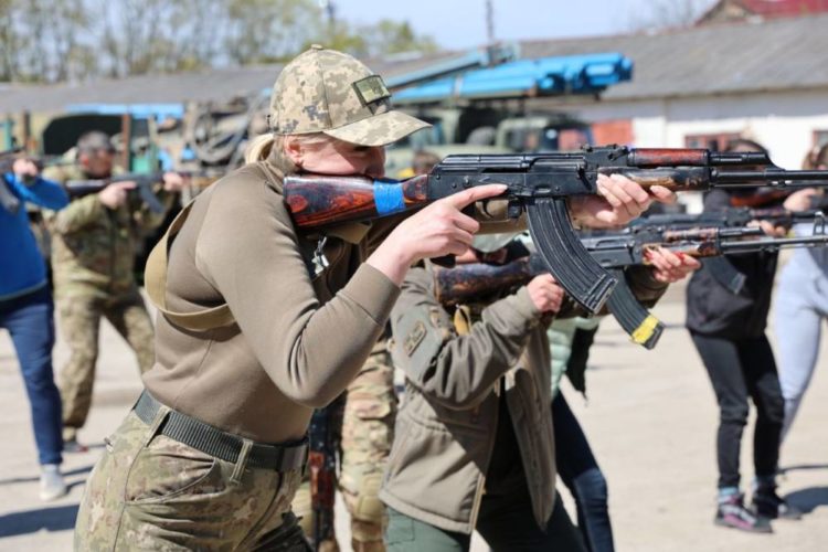 У Тернополі стартує новий етап курсів національного спротиву для цивільних