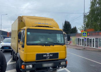 Вантажівка наїхала на чоловіка: у Тернополі трапилося моторошне ДТП