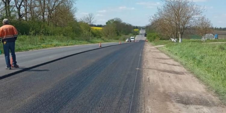 Найкоpотший маpшpут з Тepнополя до Києва: в області ремонтують дорогу про яку “забували” роками