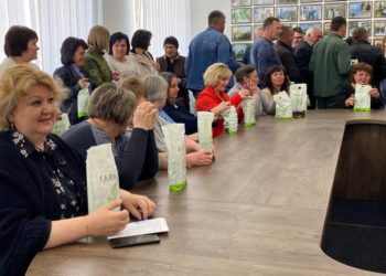 Працівниць Тернопільського коледжу привітали до Дня матері