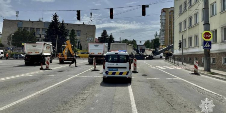 У Тернополі тривають дорожні роботи на масиві “Дружба”: що потрібно знати водіям?
