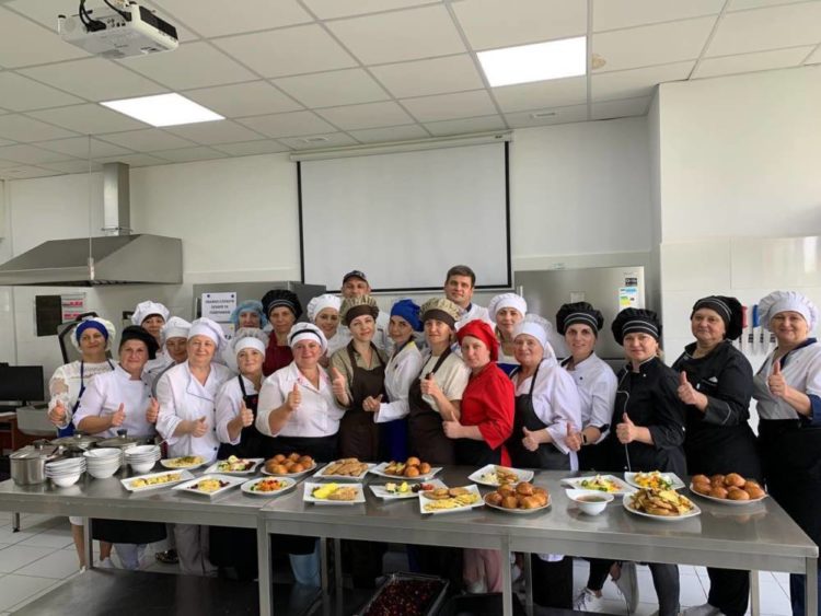 Тернопільщина стала однією з трьох областей України, де стартував проєкт зі зміни шкільного харчування