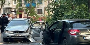 Аварія на рівному місці: у Тернополі трапилося серйозне ДТП